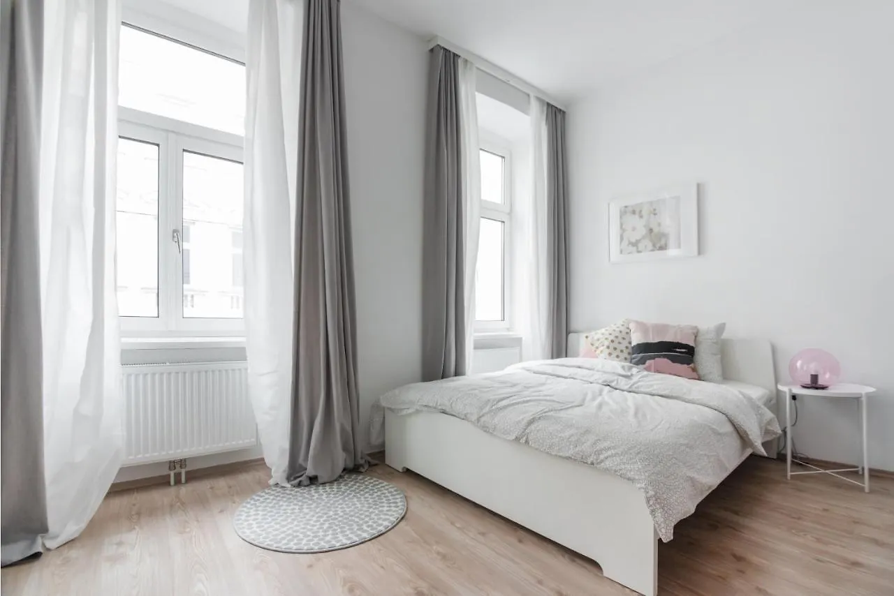 Nice Apartment In Lovely Area Bécs