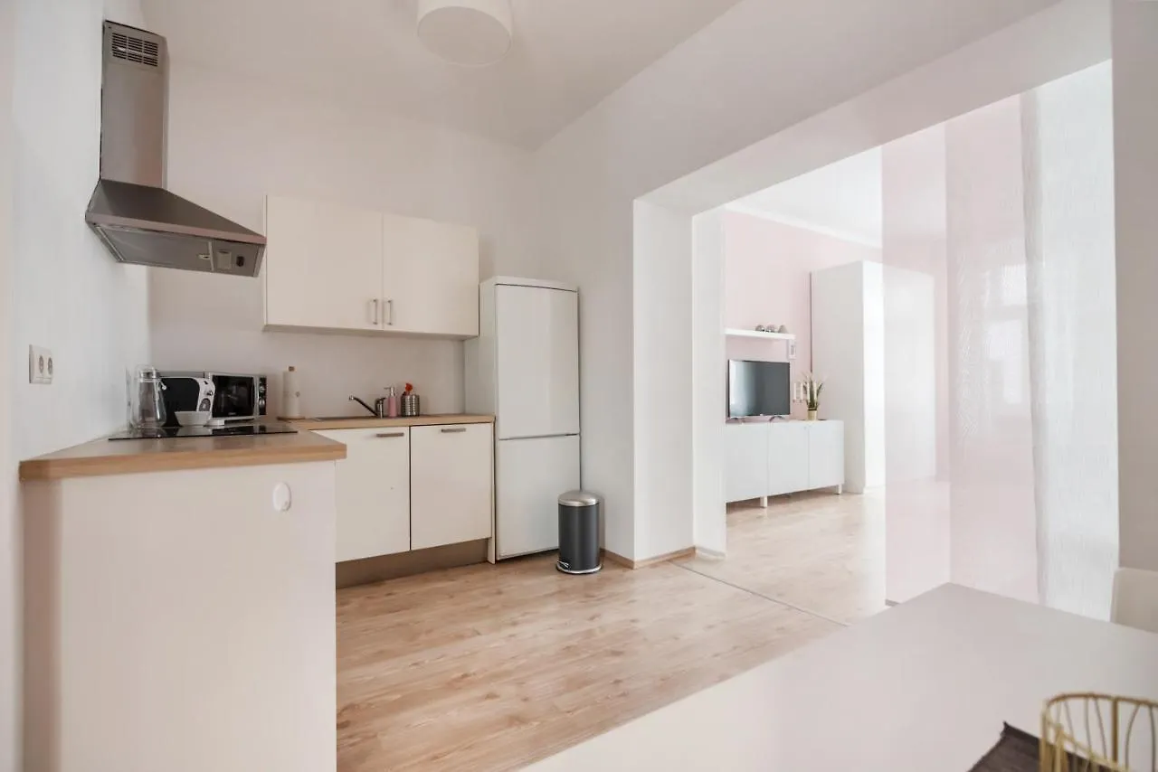 Nice Apartment In Lovely Area Bécs